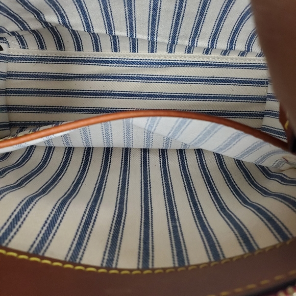 DOONEY & BOURKE Wayfarer Camden Nylon Zip Crossbody Shoulder Bag - Picture 6 of 13